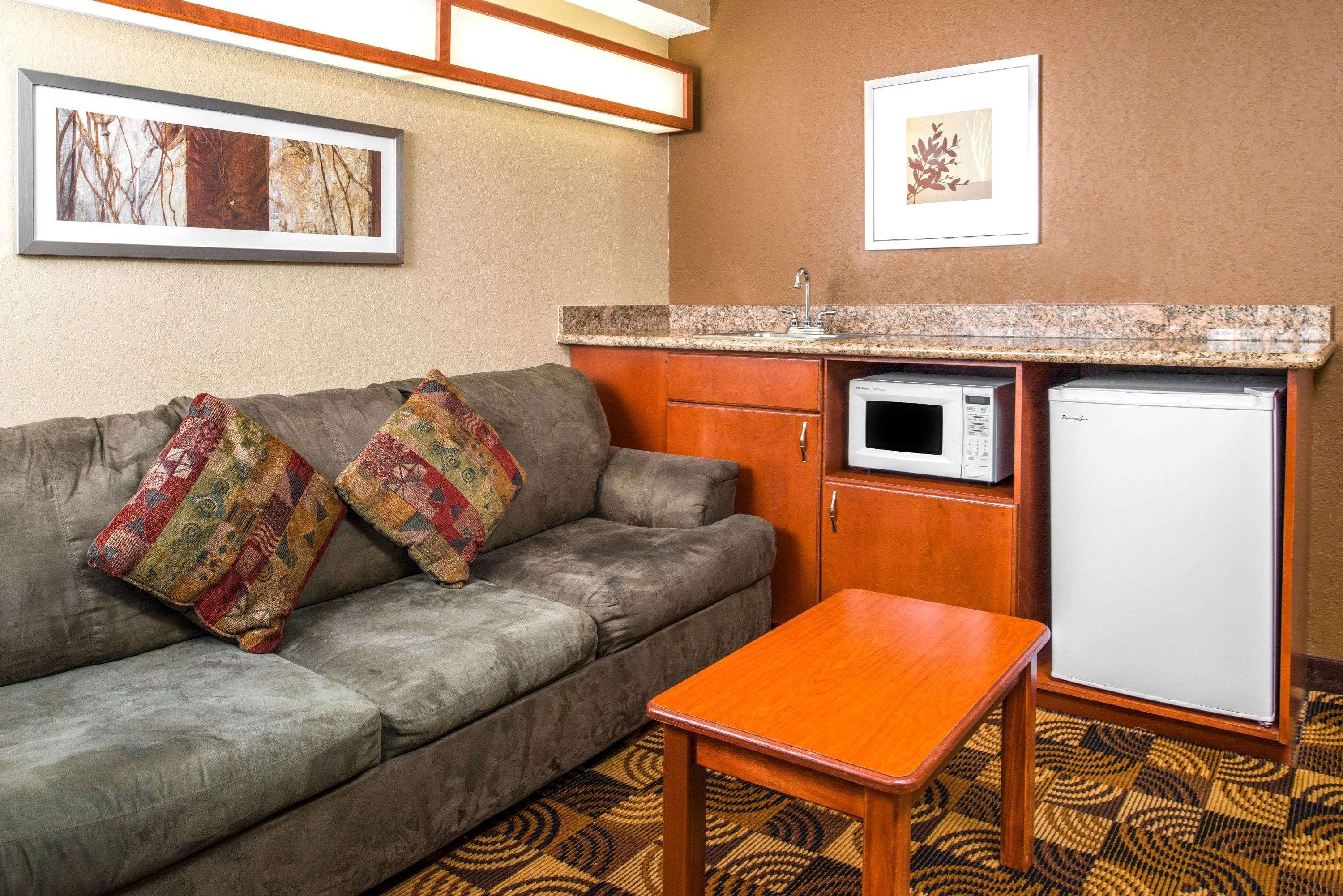 Microtel Inn & Suites לינקולן מראה חיצוני תמונה